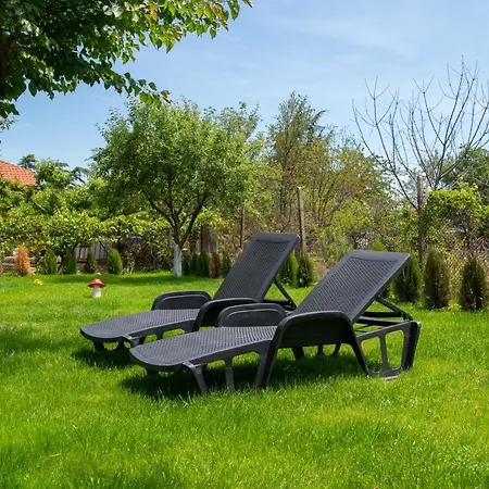 With Garden Close To Beach Apartamento