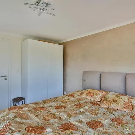 With Garden Close To Beach * Varna